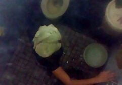 在你脱衣后玩香蕉。 勇敢者的色情片